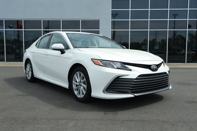 Used 2024 Toyota Camry LE FWD image 3