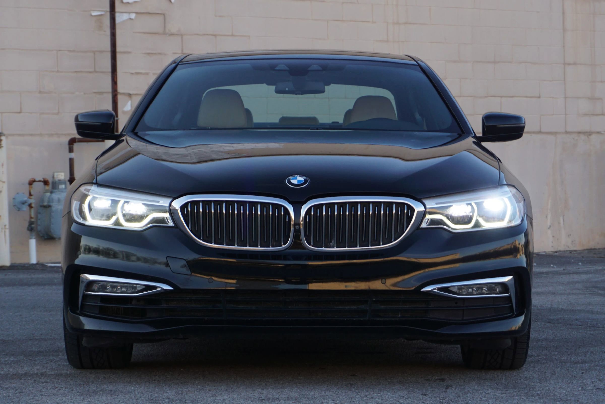 Used 2017 BMW 540i 540i Sedan 4D image 2