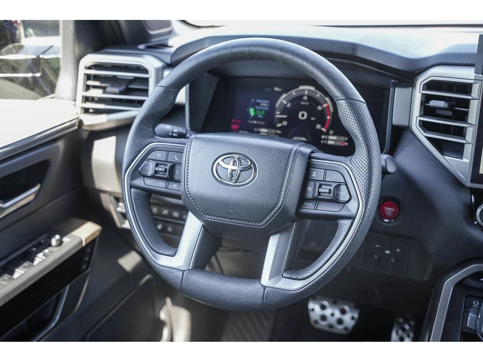 Used 2025 Toyota Tundra Limited w/ TRD Off-Road Package AWD/4WD image 15