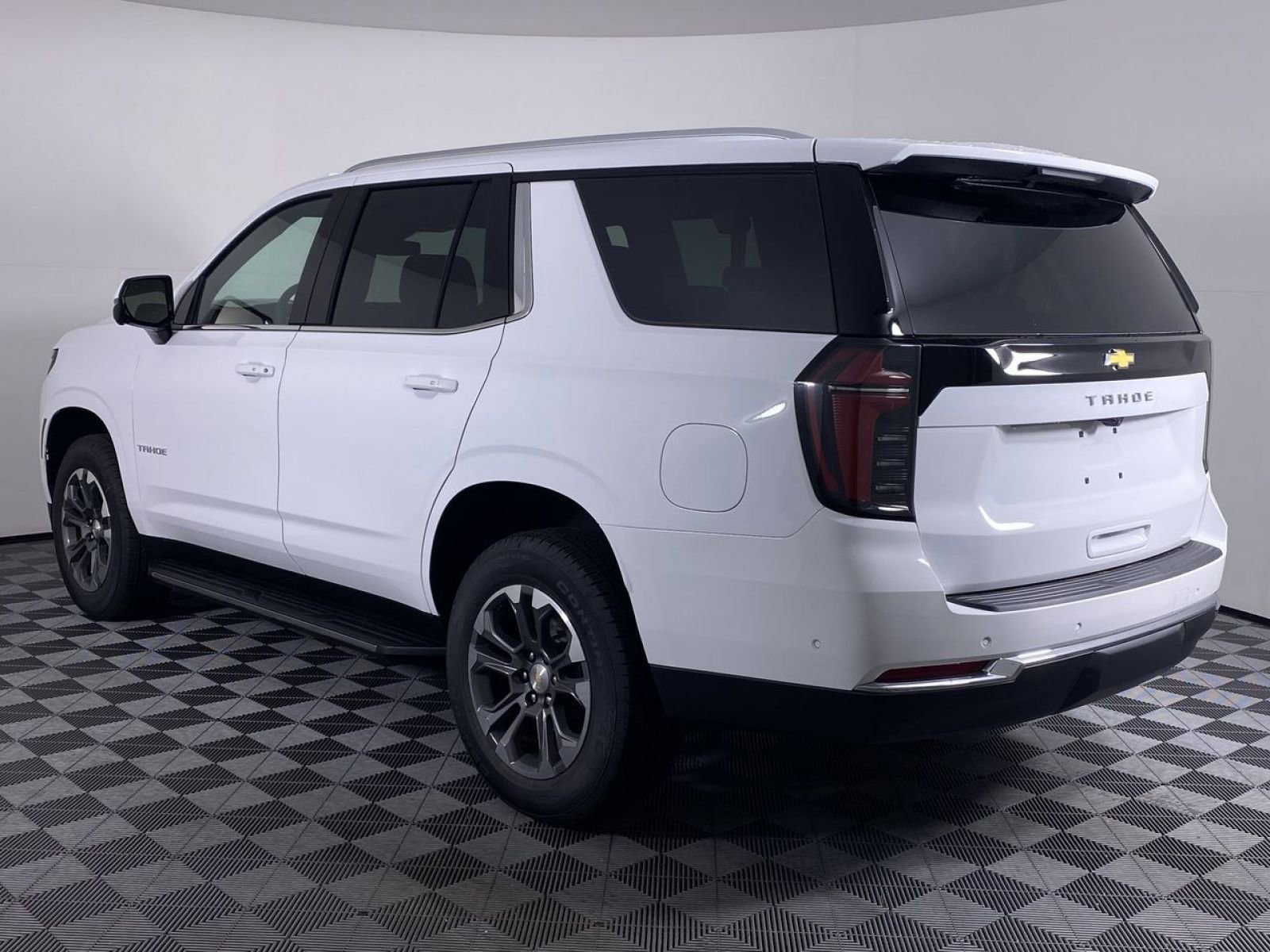 New 2025 Chevrolet Tahoe LS AWD/4WD image 18