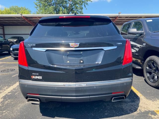 Used 2017 Cadillac XT5 Luxury w/ Driver Awareness Package AWD/4WD image 12