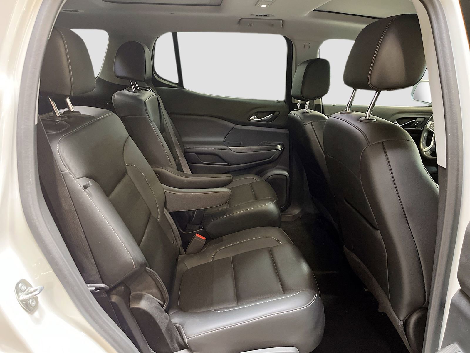 Used 2022 GMC Acadia SLT w/ Technology Package image 30