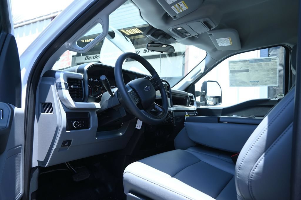 New 2025 Ford F350 XL w/ XL Chrome Package AWD/4WD image 4