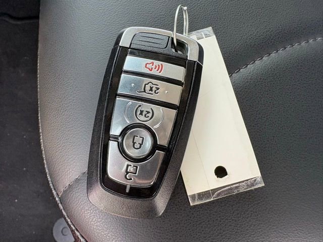 New 2025 Ford Escape SE w/ PHEV Premium Package FWD image 29