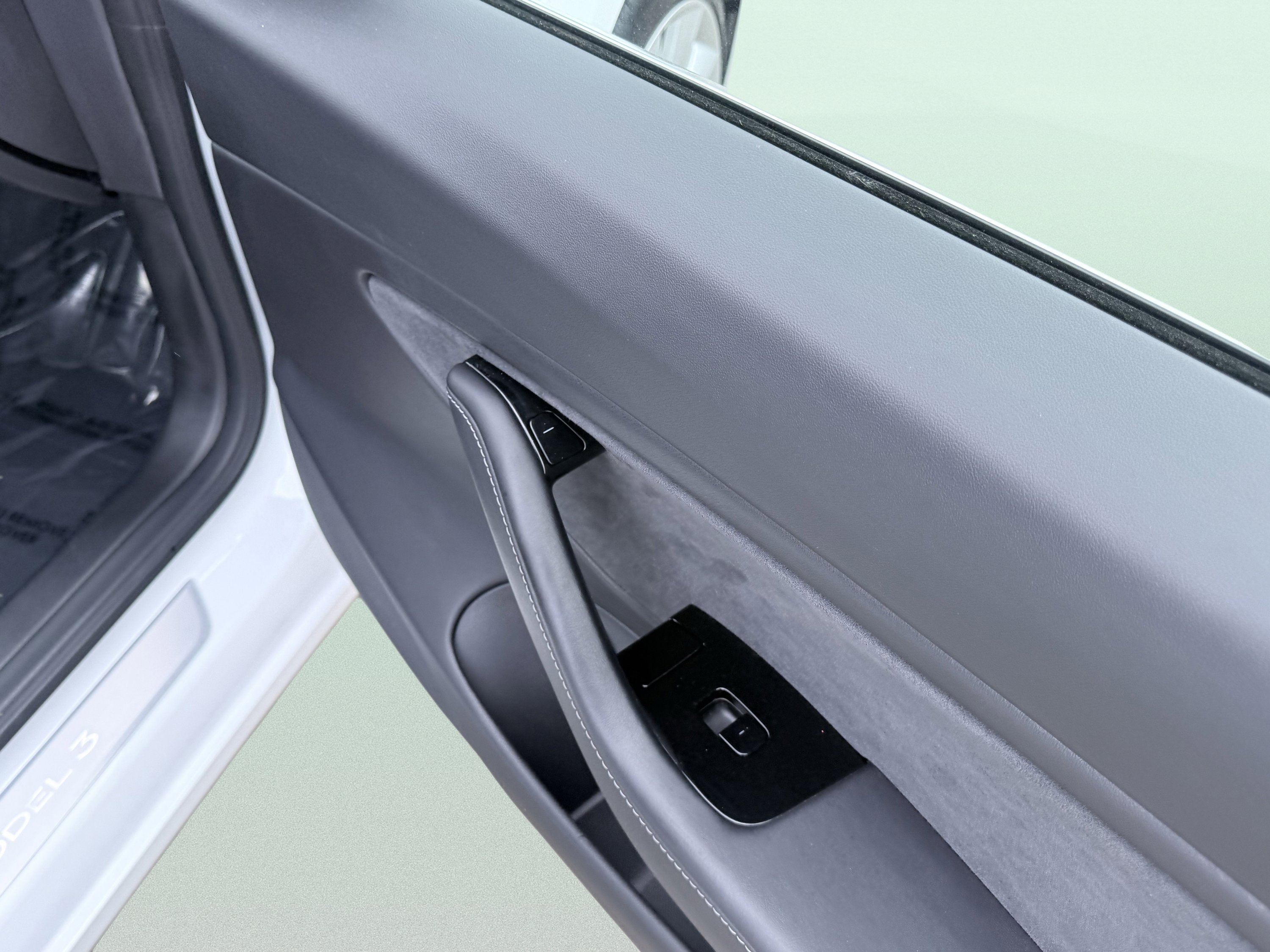 Used 2018 Tesla Model 3 Mid Range image 42