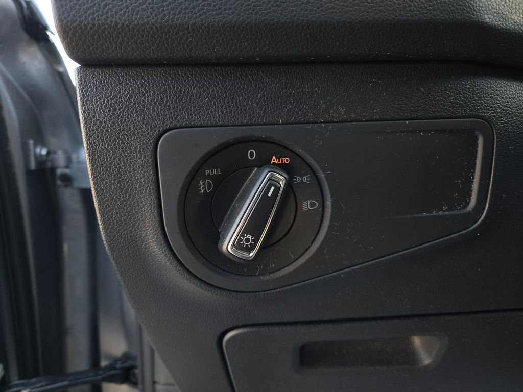 Used 2021 Volkswagen Tiguan SEL Premium R-Line image 13