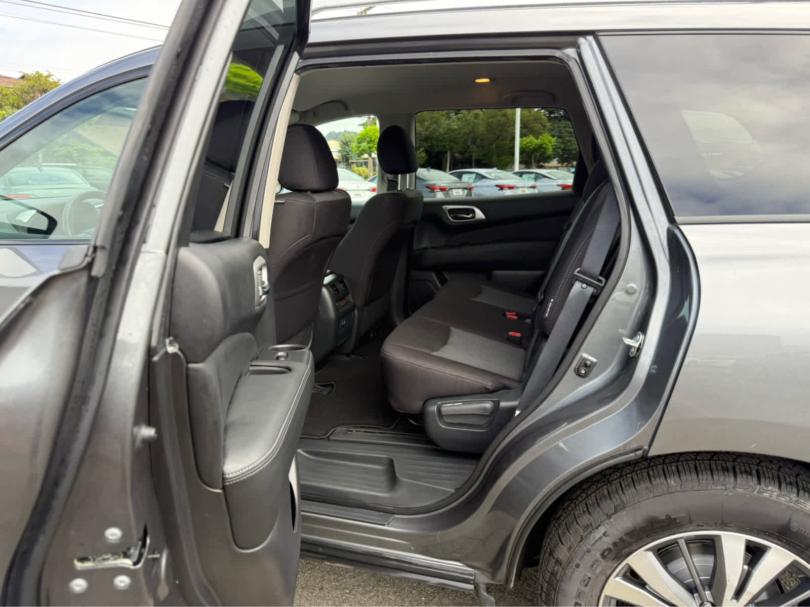 Certified 2020 Nissan Pathfinder S image 9