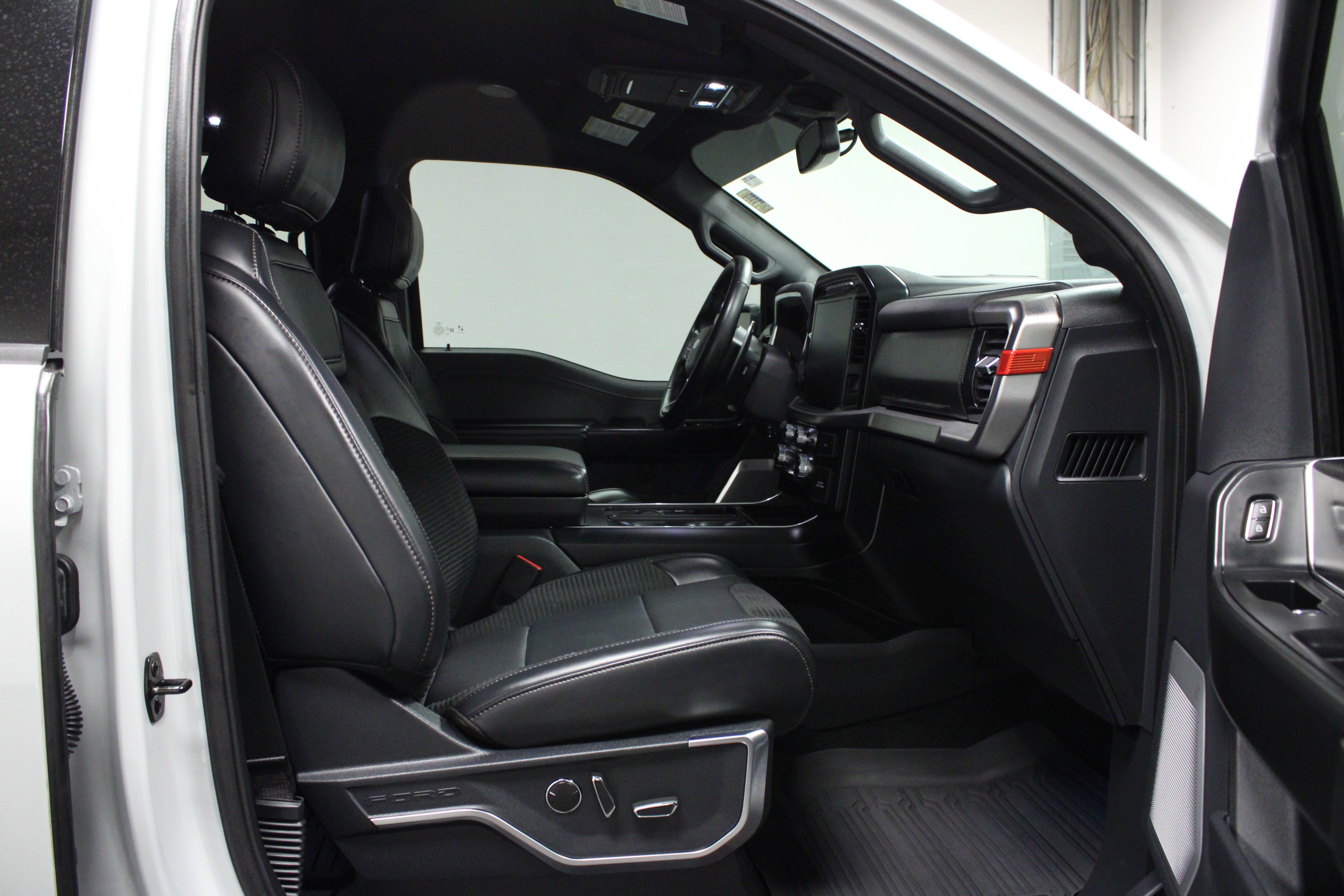 Used 2023 Ford F150 Raptor w/ Raptor Carbon Fiber Package image 16