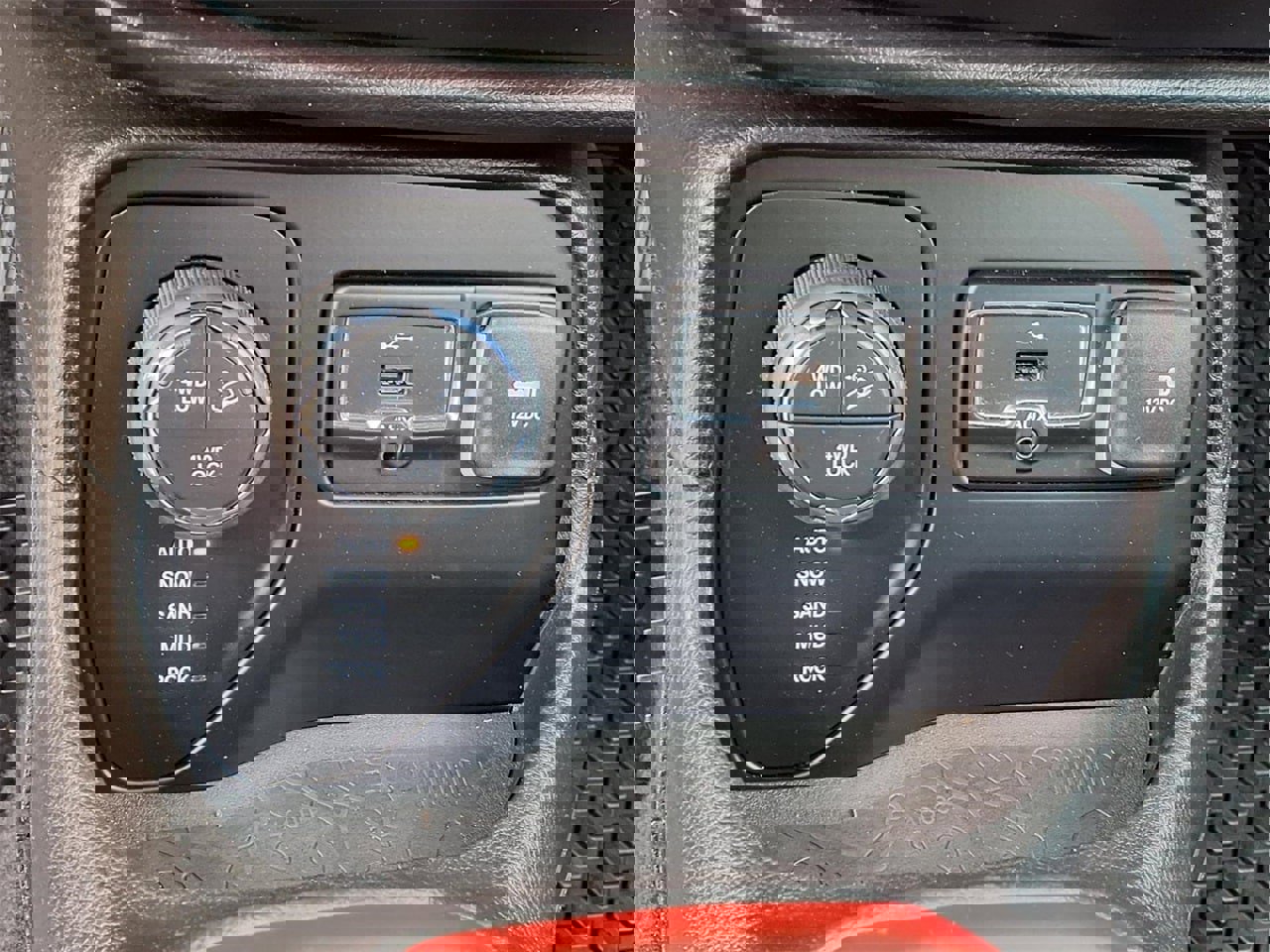 Used 2016 Jeep Renegade Trailhawk image 20