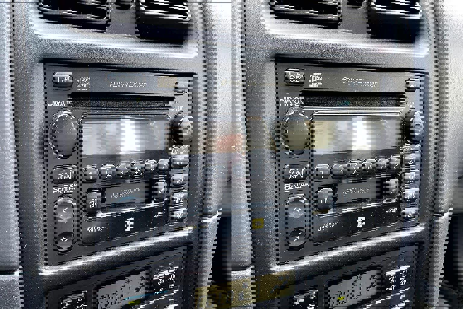 Used 2003 Toyota Solara SLE FWD image 26