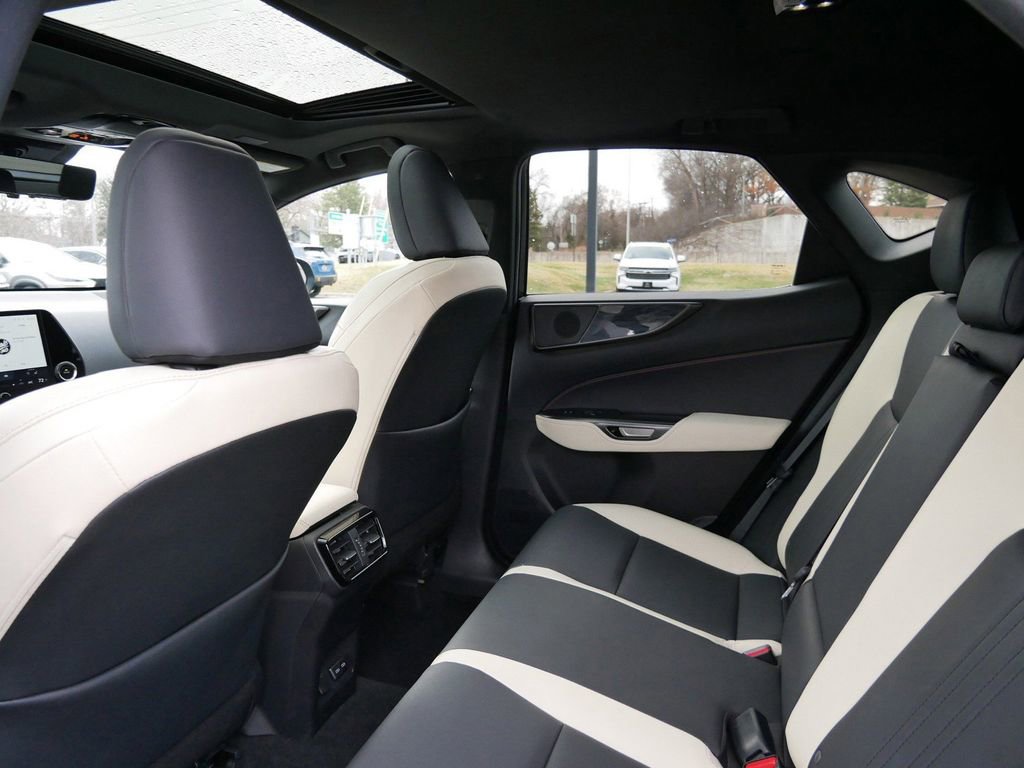 Used 2023 Lexus NX 350 AWD image 9