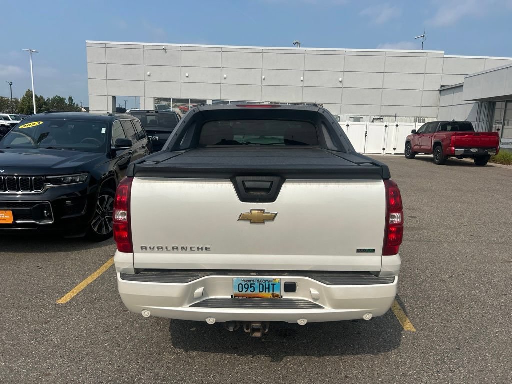 Used 2010 Chevrolet Avalanche LTZ AWD/4WD image 6