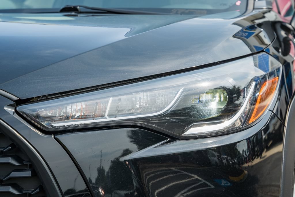 Used 2024 Toyota Corolla Cross LE AWD/4WD image 11