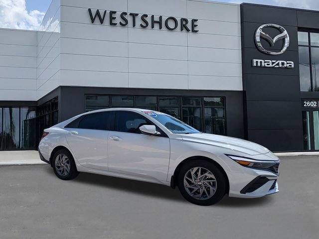 Used 2024 Hyundai Elantra SEL FWD image 1