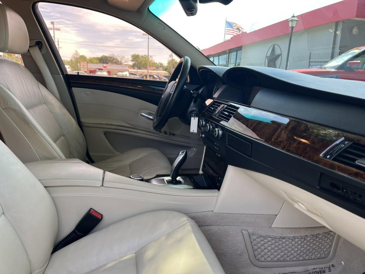 Used 2008 BMW 528xi Sedan image 30