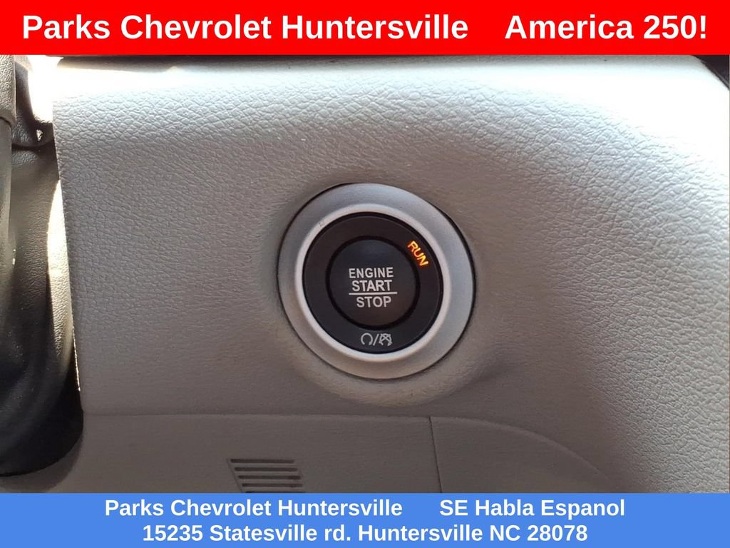 Used 2023 Chrysler Pacifica Touring-L FWD image 10