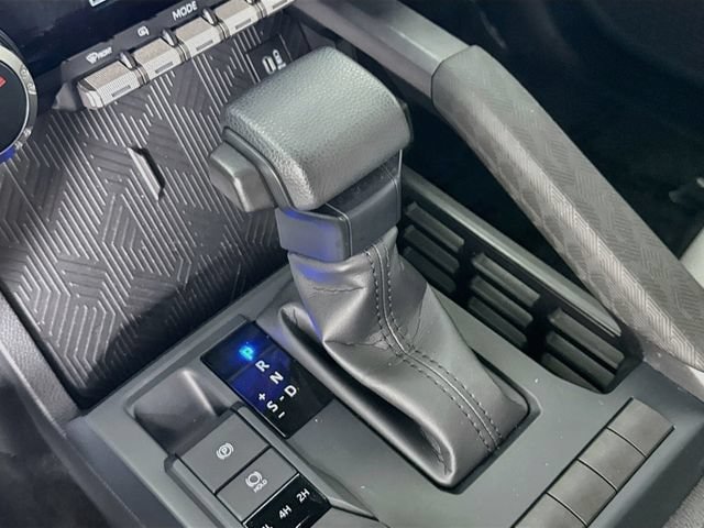 Certified 2026 Toyota Tacoma SR5 AWD/4WD image 18