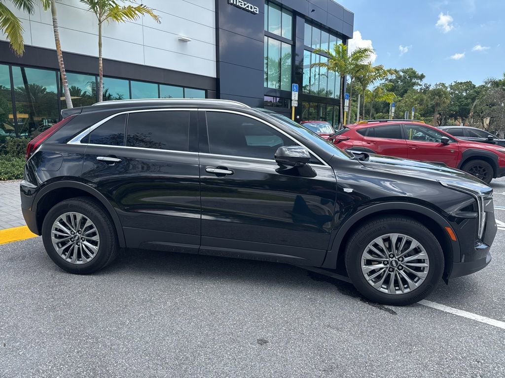Used 2024 Cadillac XT4 Premium Luxury FWD image 4