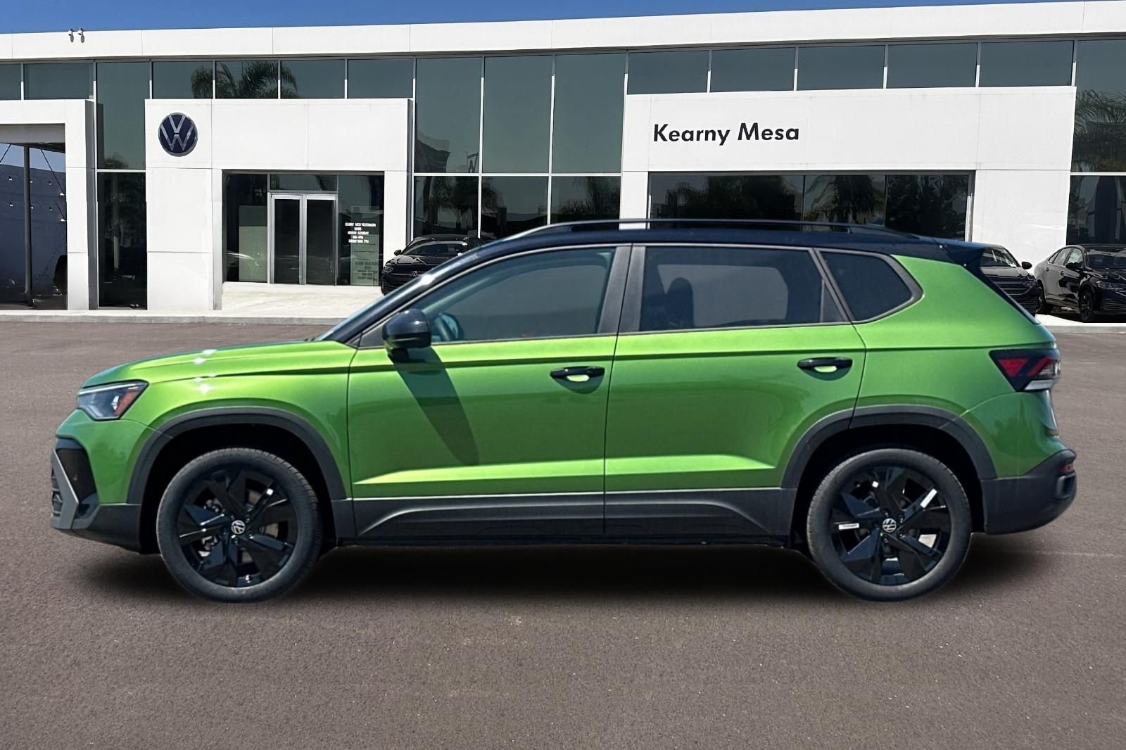 New 2026 Volkswagen Taos SE FWD image 7