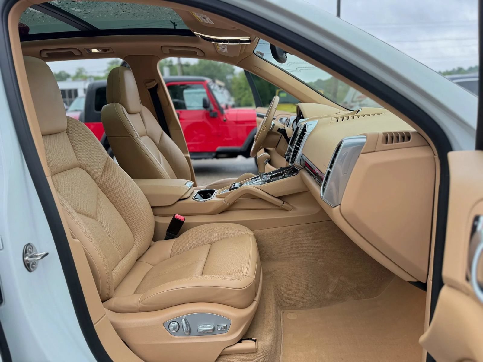 Used 2014 Porsche Cayenne S AWD/4WD image 43