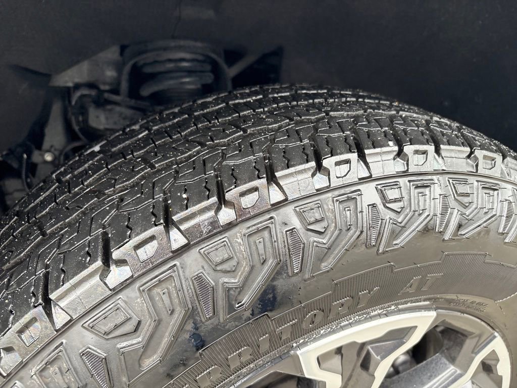 Used 2023 GMC Canyon AT4 image 33