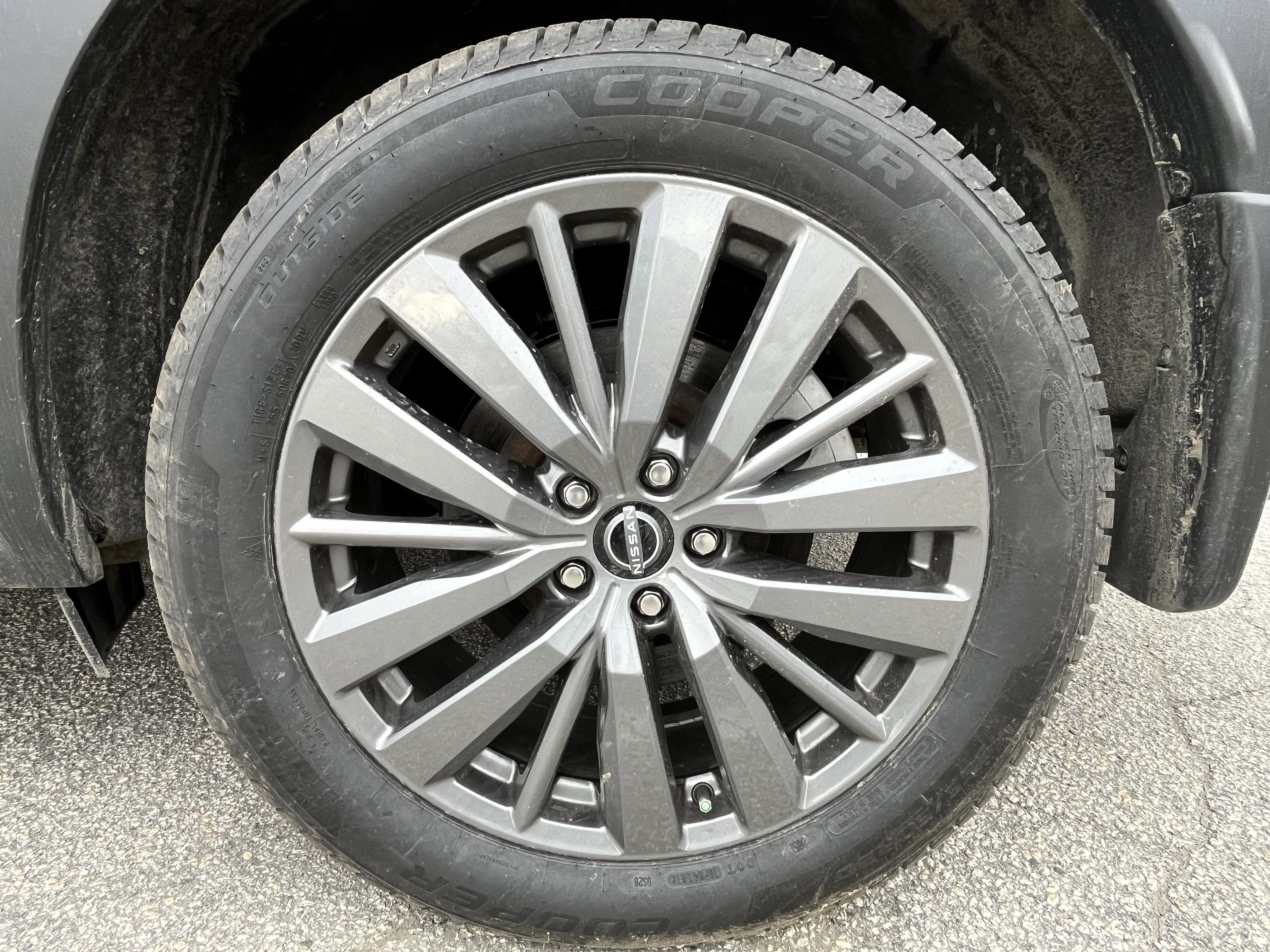 Used 2025 Nissan Pathfinder SL w/ SL Premium Package image 11