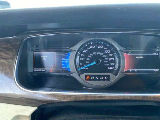 Used 2018 Ford Taurus Limited image 25