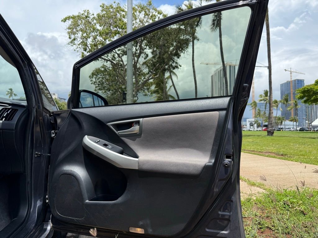 Used 2014 Toyota Prius One image 14