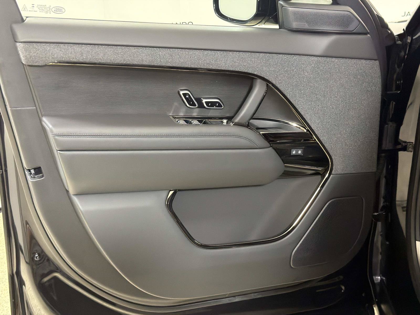 New 2026 Land Rover Range Rover Sport SE AWD/4WD image 15