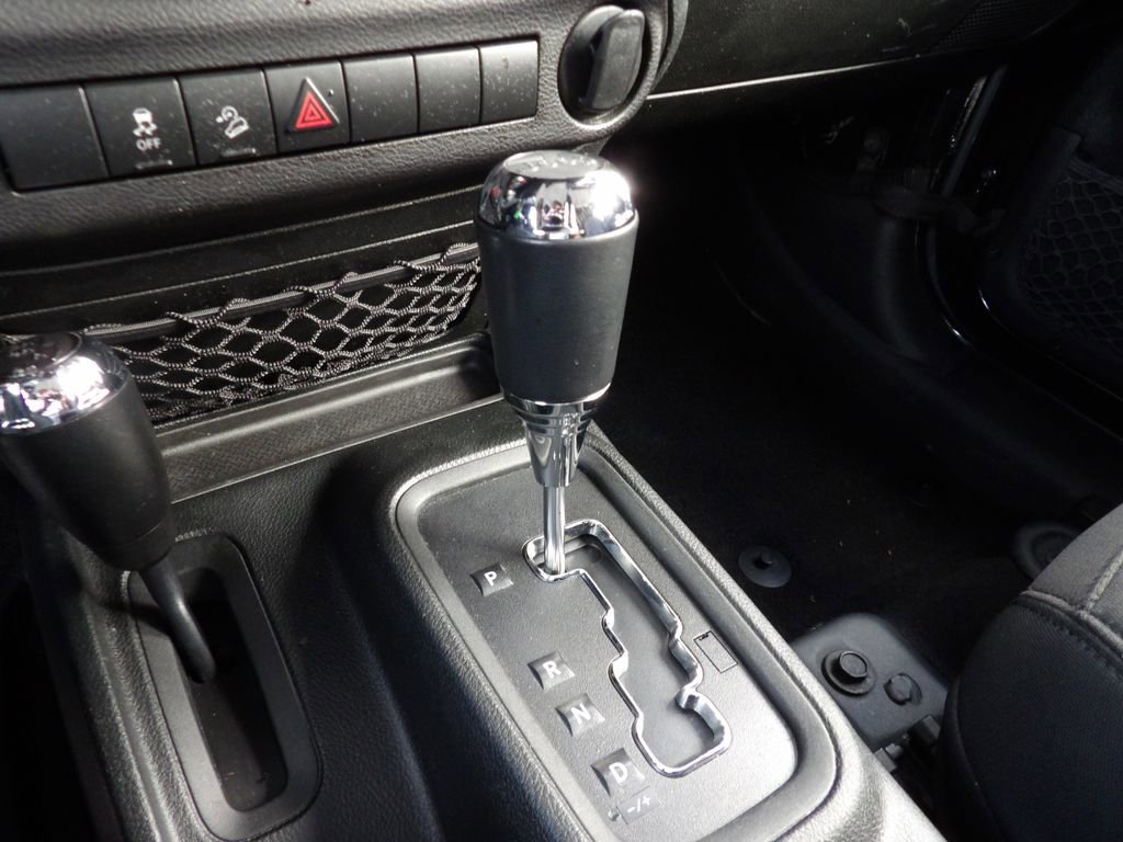 Used 2017 Jeep Wrangler Unlimited Sport w/ Connectivity Group image 16