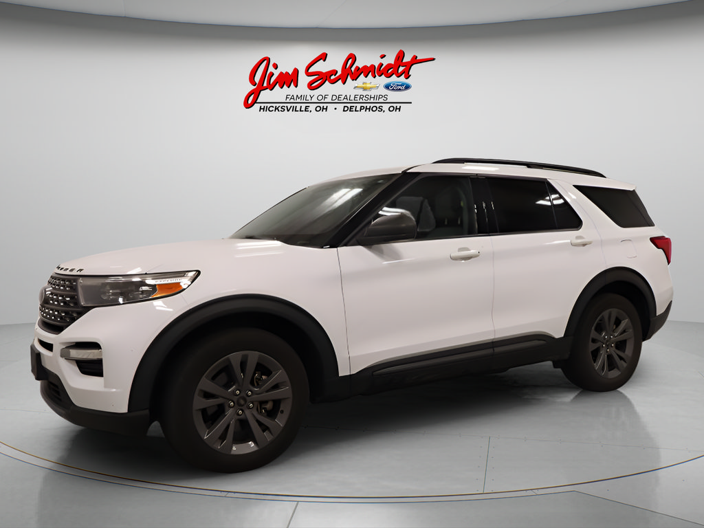 Used 2021 Ford Explorer XLT w/ Equipment Group 202A AWD/4WD image 2