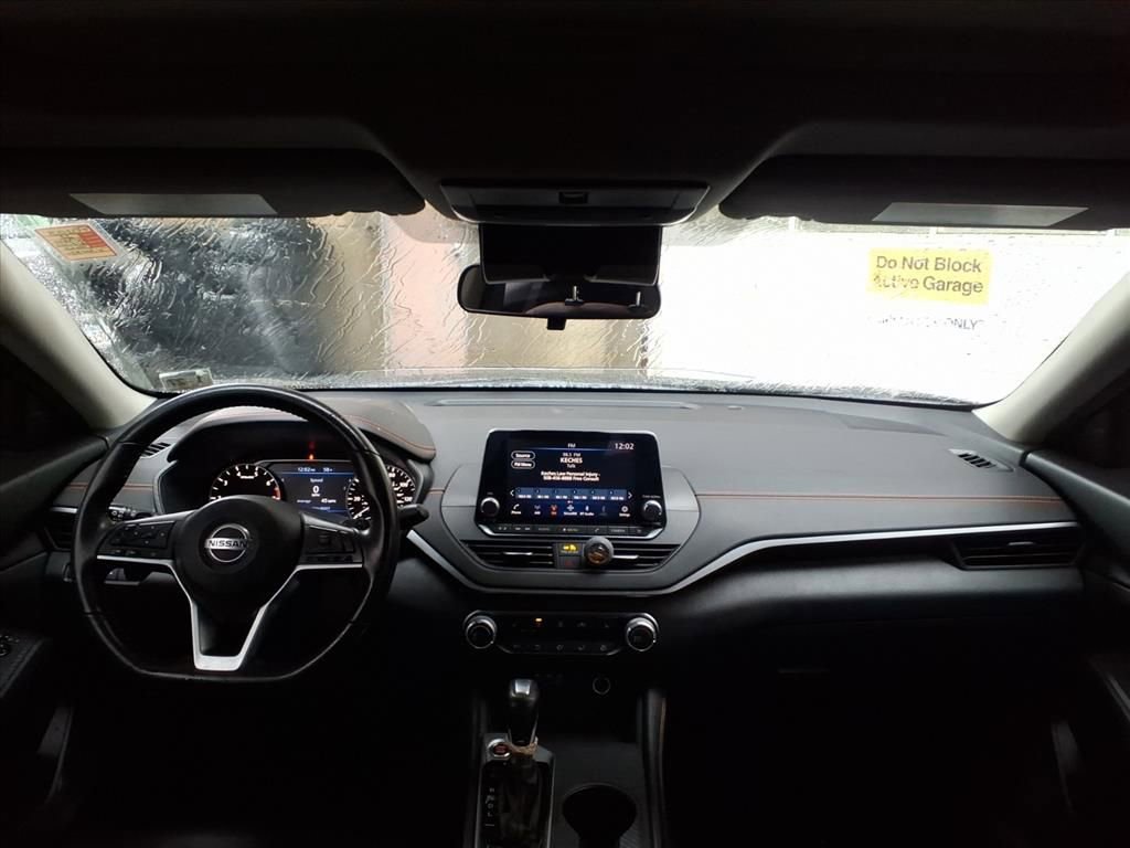 Used 2022 Nissan Altima 2.5 SR w/ Midnight Edition Package image 17