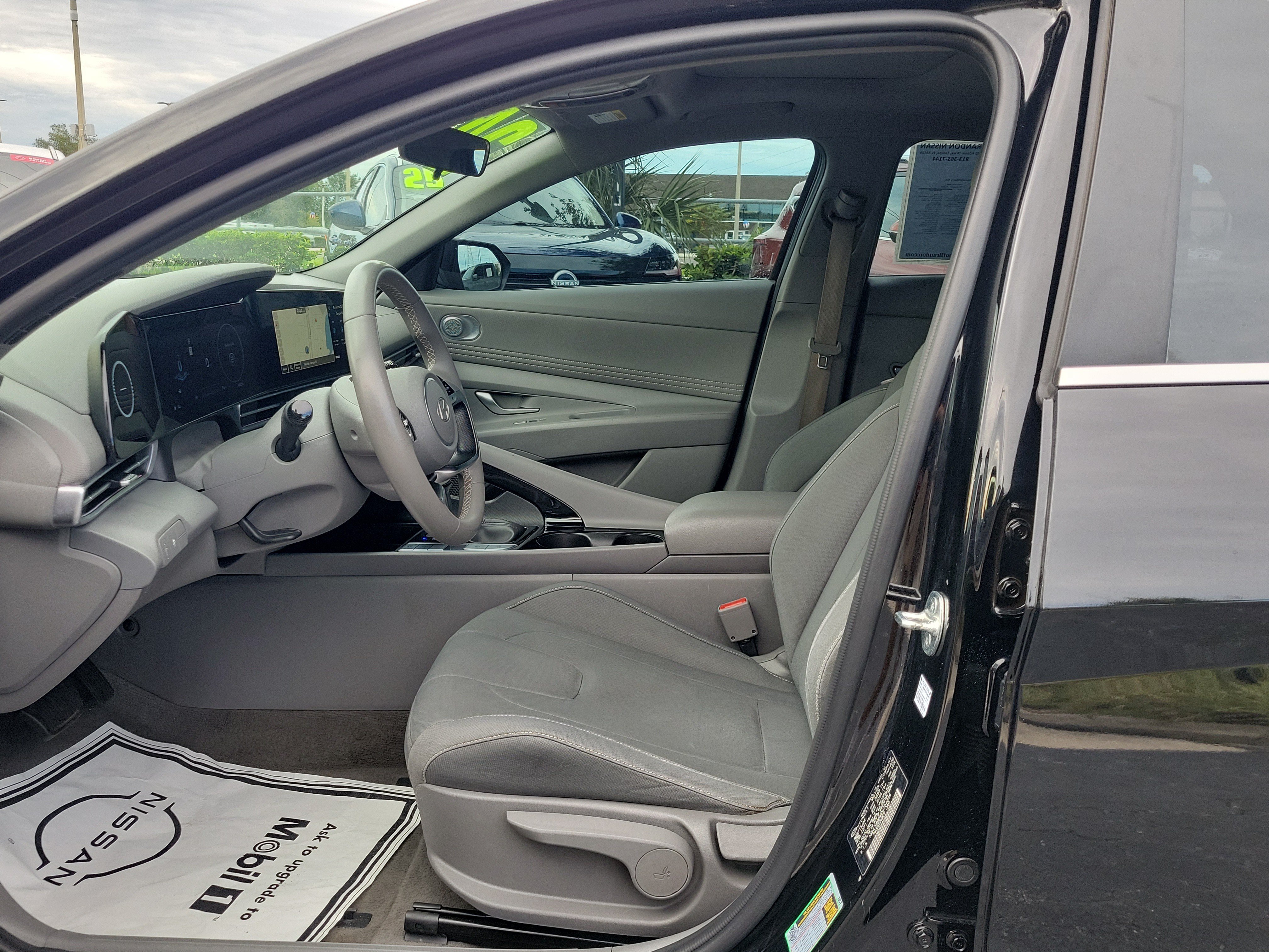 Used 2024 Hyundai Elantra SEL w/ Convenience Package FWD image 17