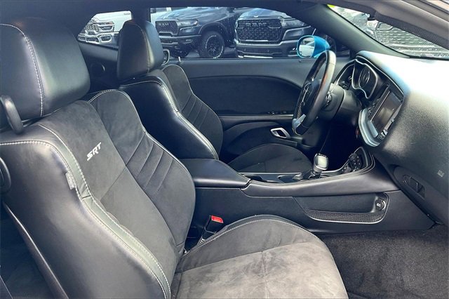 Used 2015 Dodge Challenger SRT image 7