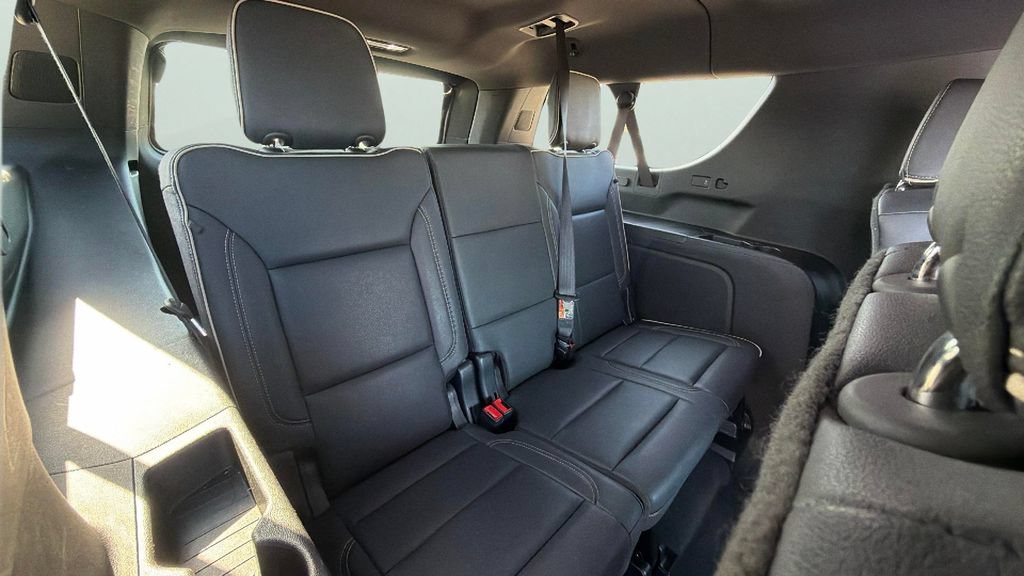 Certified 2025 Chevrolet Suburban Premier AWD/4WD image 31