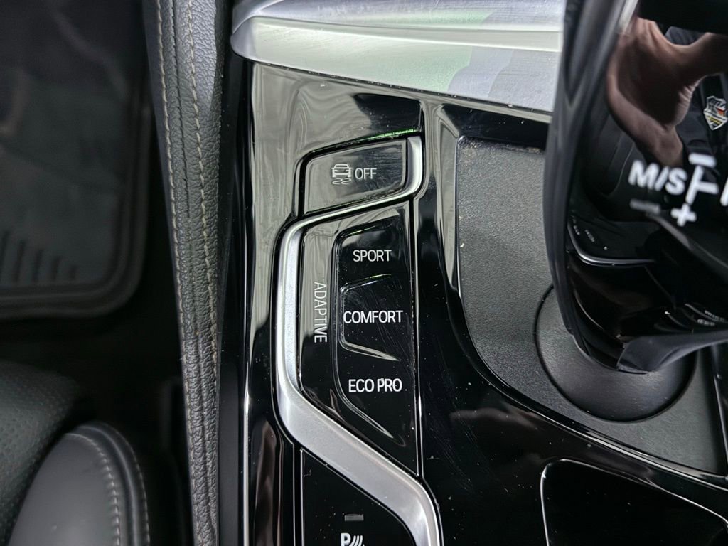 Used 2023 BMW M550i xDrive w/ Executive Package image 38