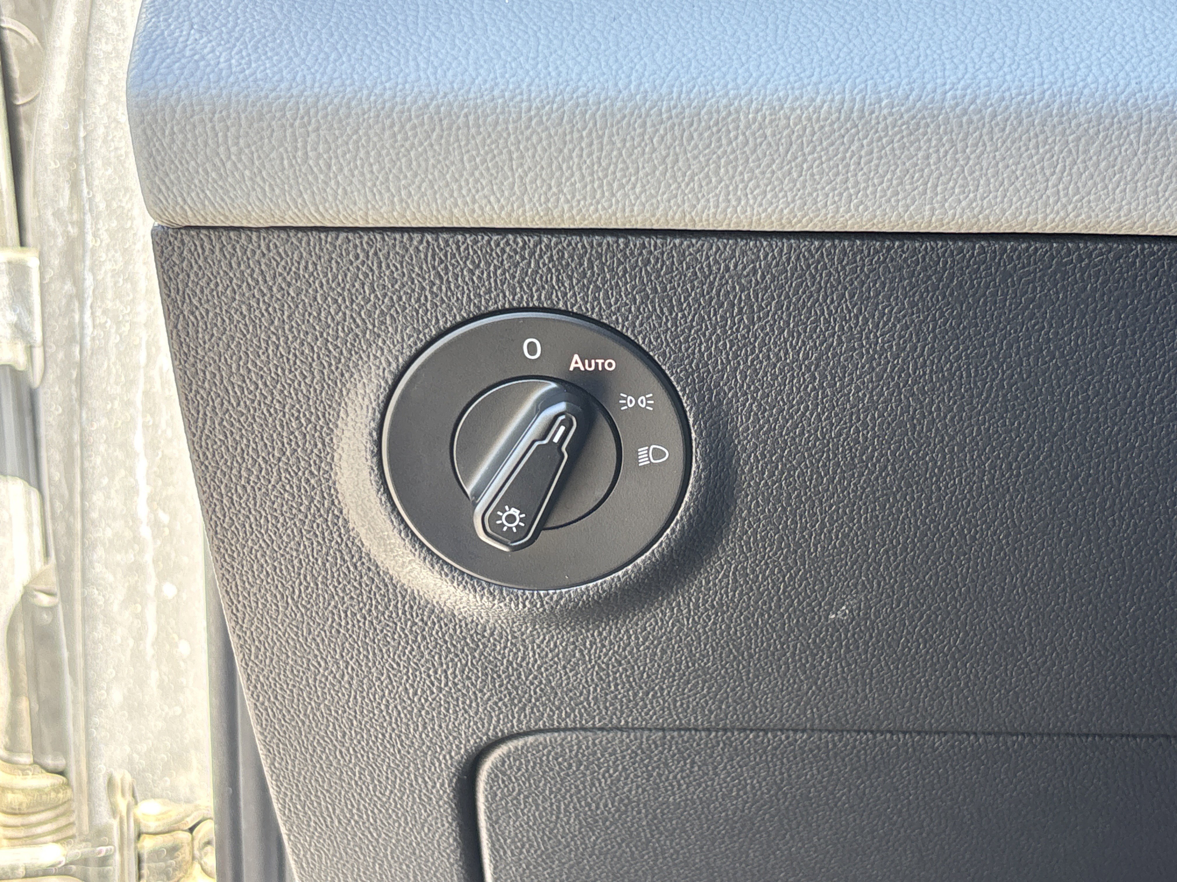 Certified 2022 Volkswagen Taos SE w/ Panoramic Sunroof Package image 30