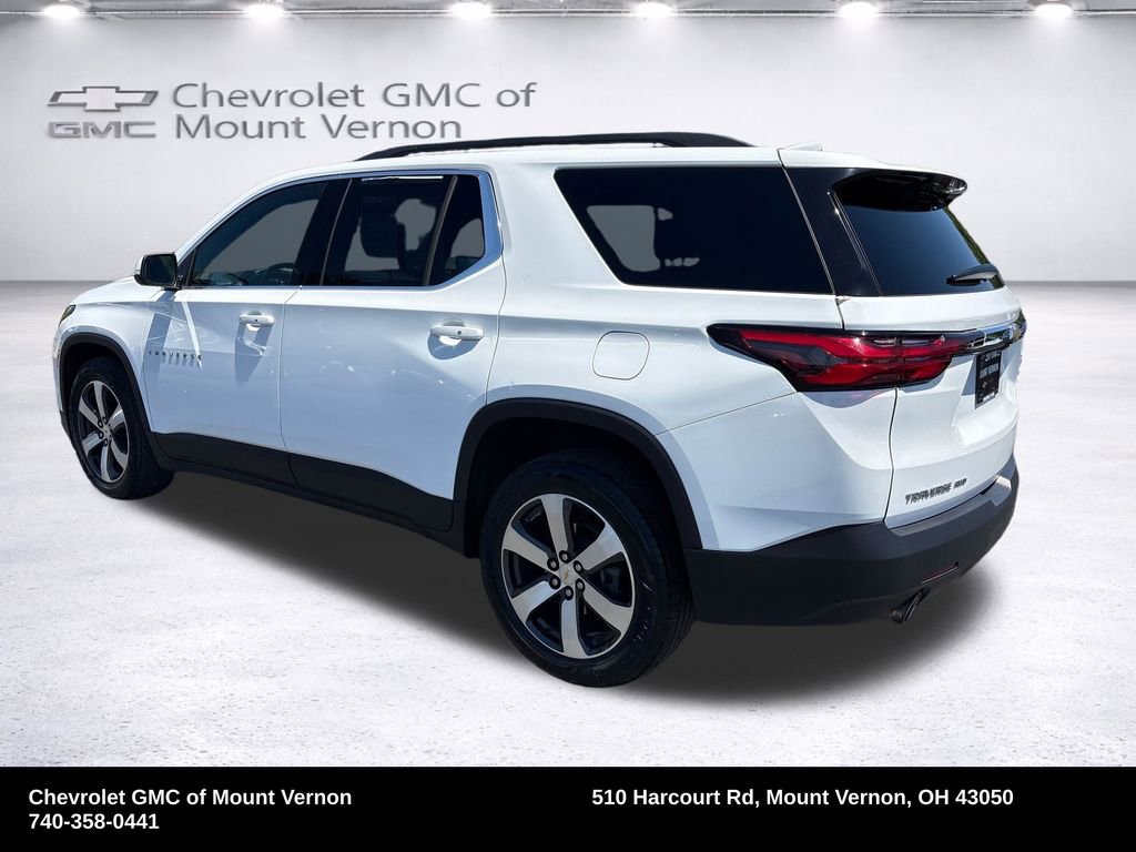 Used 2023 Chevrolet Traverse LT w/ LT Premium Package AWD/4WD image 3