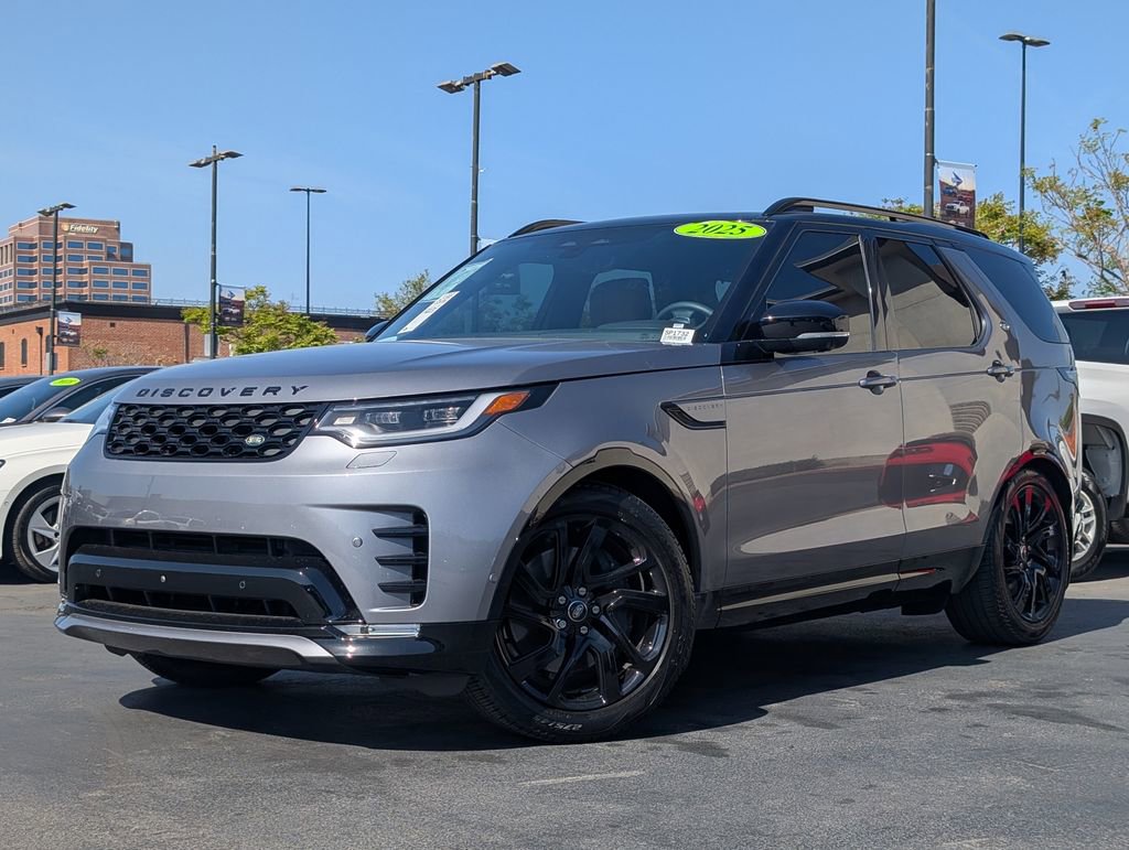 Used 2025 Land Rover Discovery Dynamic SE AWD/4WD image 2