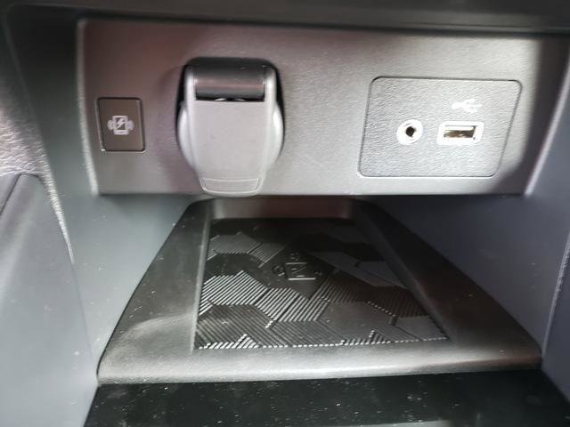 New 2025 Nissan Versa SV w/ Trunk Package FWD image 18