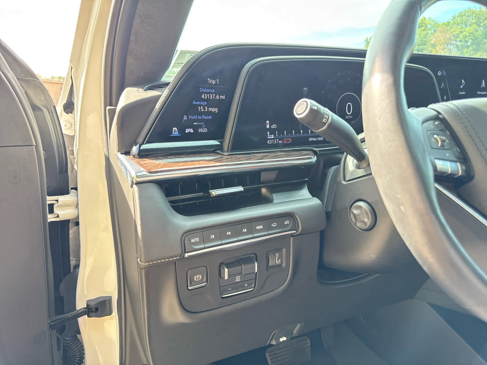 Used 2023 Cadillac Escalade Sport Platinum w/ LPO, ONYX Package image 12