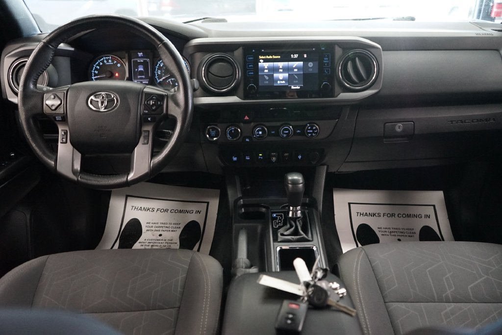 Used 2018 Toyota Tacoma TRD Off-Road w/ Technology Package AWD/4WD image 38