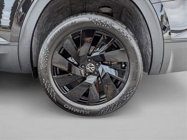 Used 2025 Volkswagen Atlas SE image 9