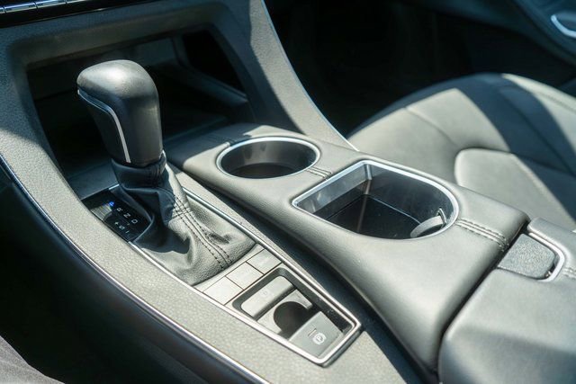 Used 2022 Toyota Avalon XLE w/ Moonroof Package FWD image 35