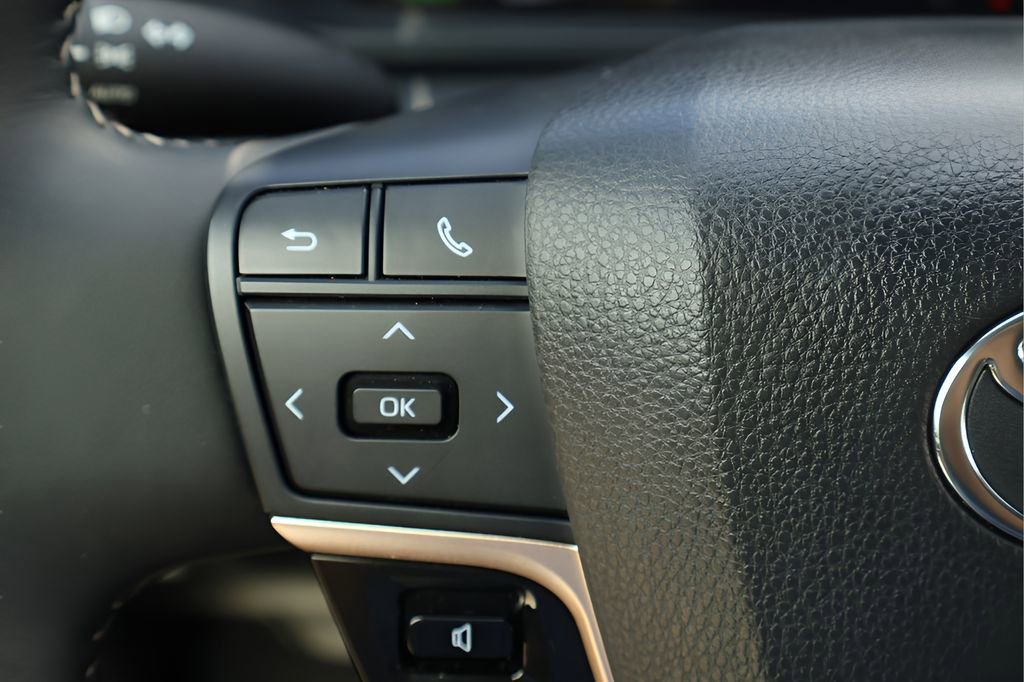 Certified 2024 Toyota Crown AWD/4WD image 18