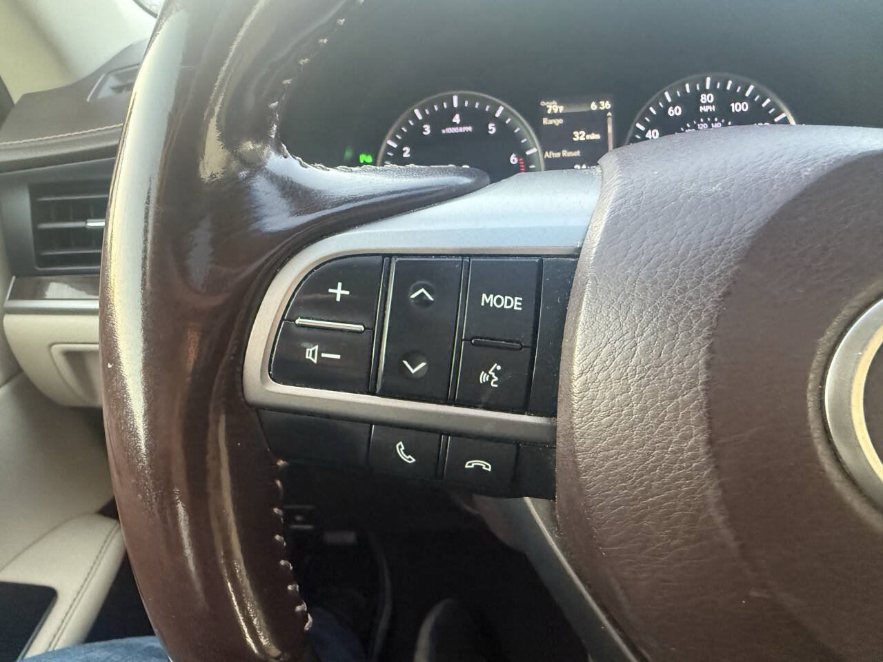 Used 2016 Lexus ES 350 w/ Luxury Package w/Wood Trim FWD image 23