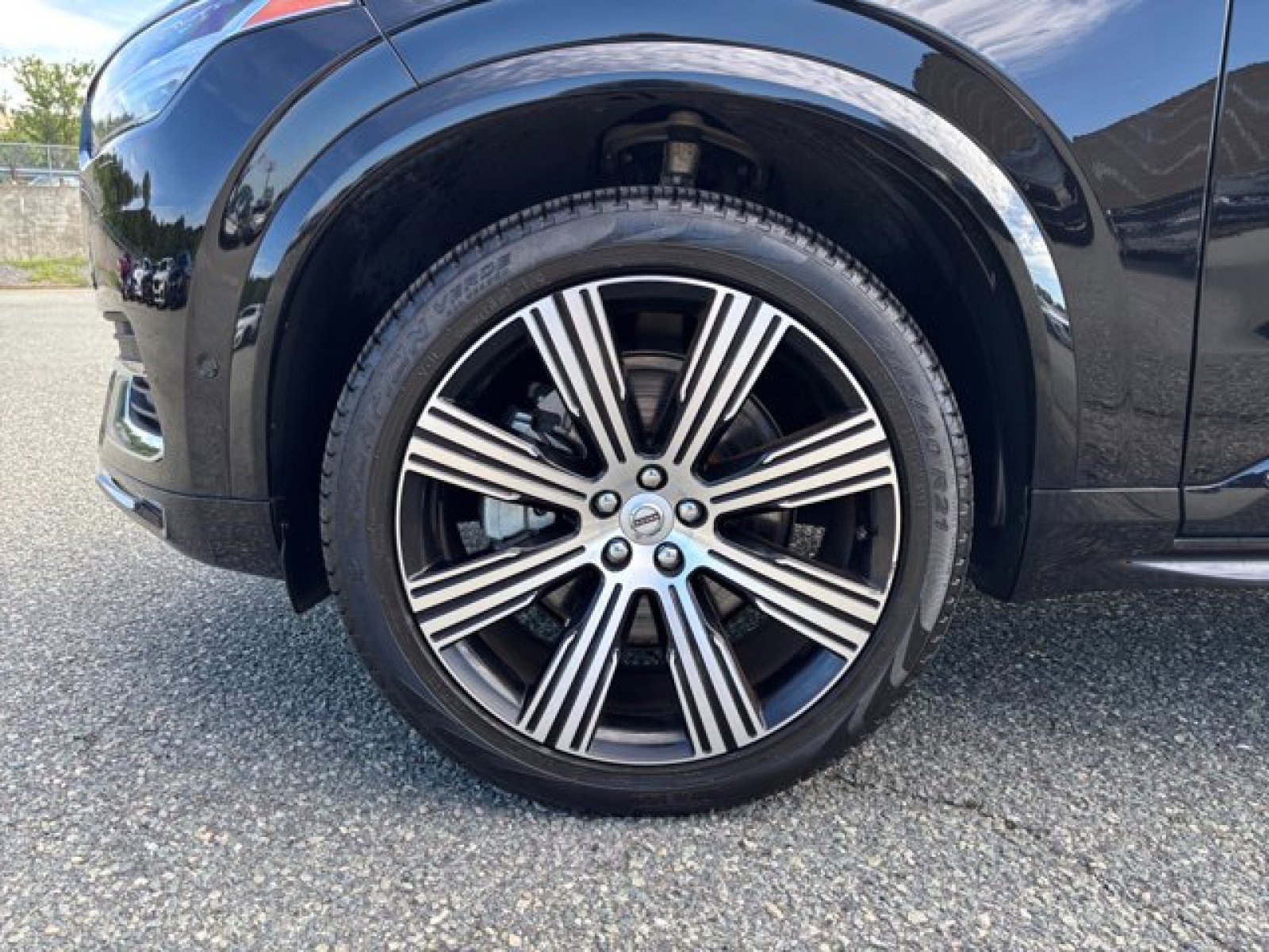 Used 2023 Volvo XC90 B6 Ultimate w/ Protection Package image 9