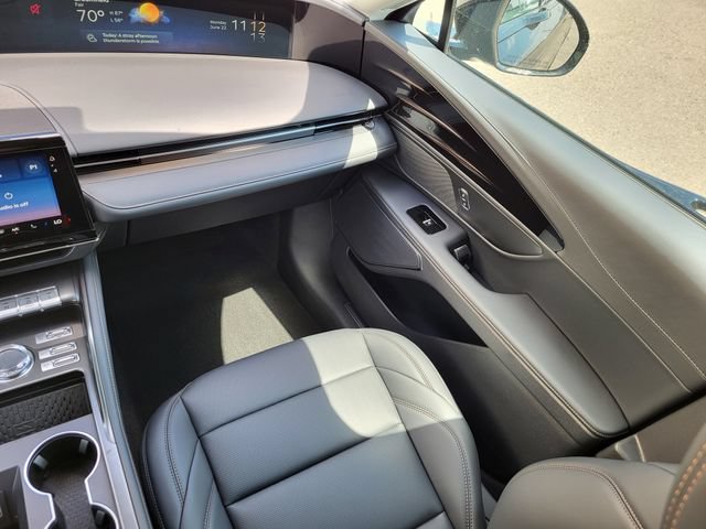 New 2026 Lincoln Nautilus Premier w/ Jet Appearance Package AWD/4WD image 12