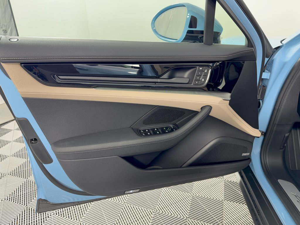 New 2026 Porsche Panamera image 14