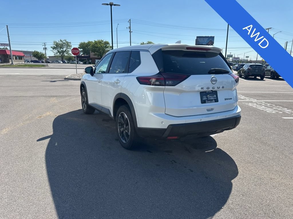 Used 2024 Nissan Rogue SV AWD/4WD image 4